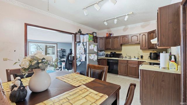 4751 S 100 E Road, Bluffton, IN 46714