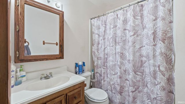 4751 S 100 E Road, Bluffton, IN 46714