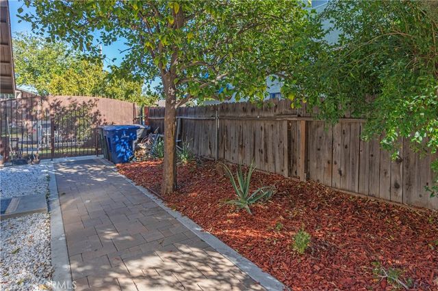 10926 Cochran Ave, Riverside, CA 92505
