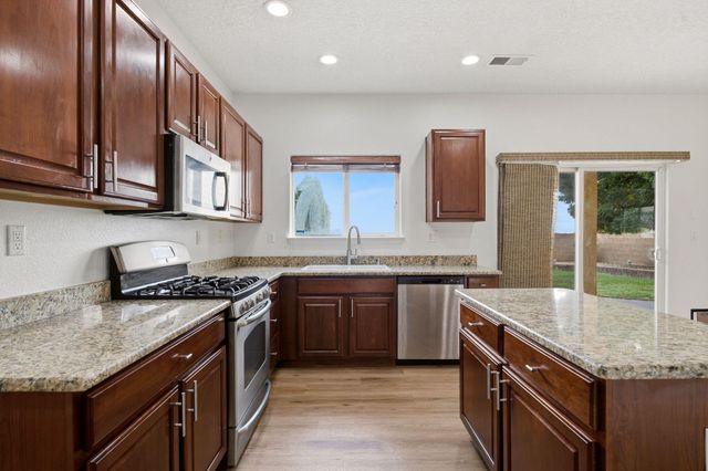 1308 Summer Breeze Drive NW, Albuquerque, NM 87120