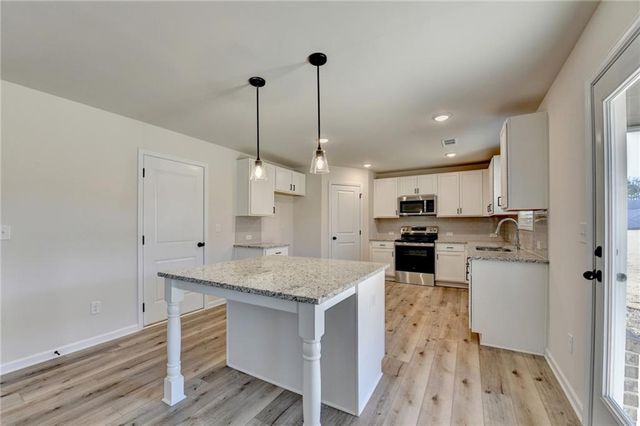676 Rodeo Drive, Auburn, GA 30011