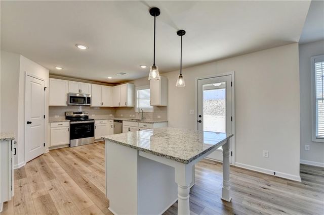 676 Rodeo Drive, Auburn, GA 30011