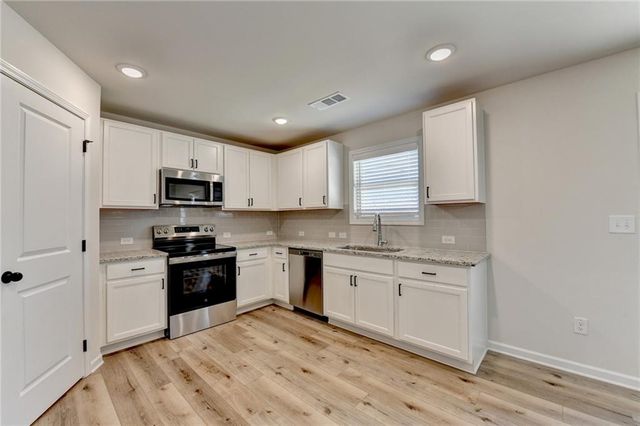 676 Rodeo Drive, Auburn, GA 30011