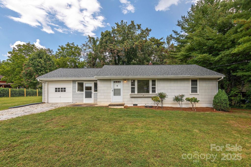 316 Old Haw Creek Road, Asheville, NC 28805