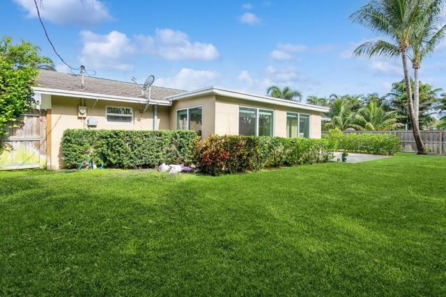 1615 Venus Avenue, Jupiter, FL 33469