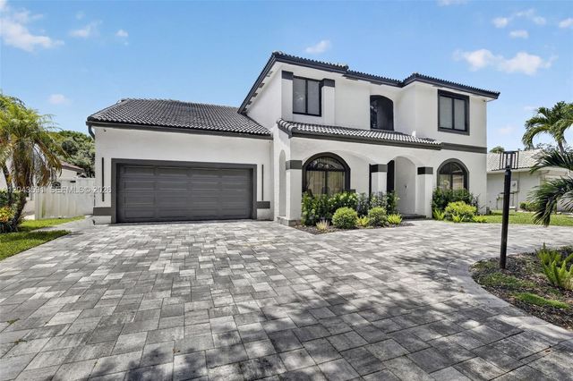10746 Charleston Place, Cooper City, FL 33026