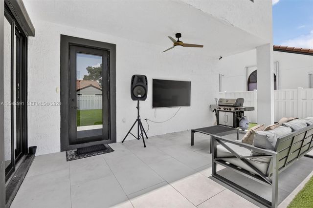 10746 Charleston Place, Cooper City, FL 33026