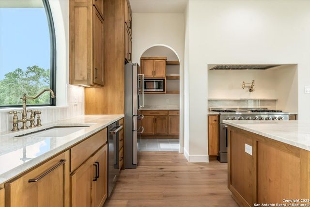 26819 Pecan Bluff, Boerne, TX 78006