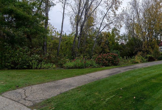 8086 Dana Path, Inver Grove Heights, MN 55076