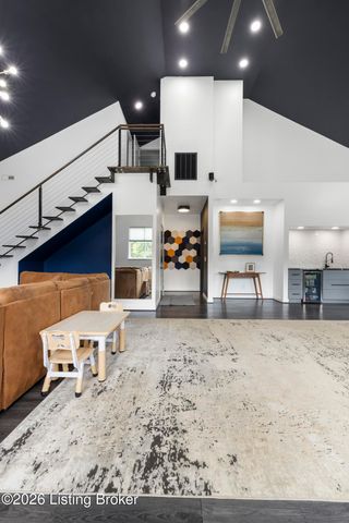 904 W Riverside Dr, Louisville, KY 40207