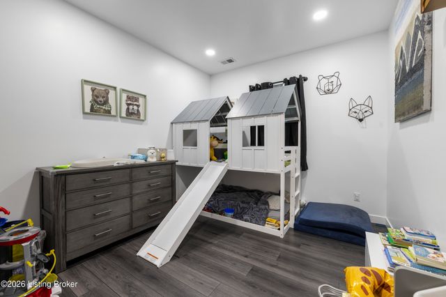 904 W Riverside Dr, Louisville, KY 40207