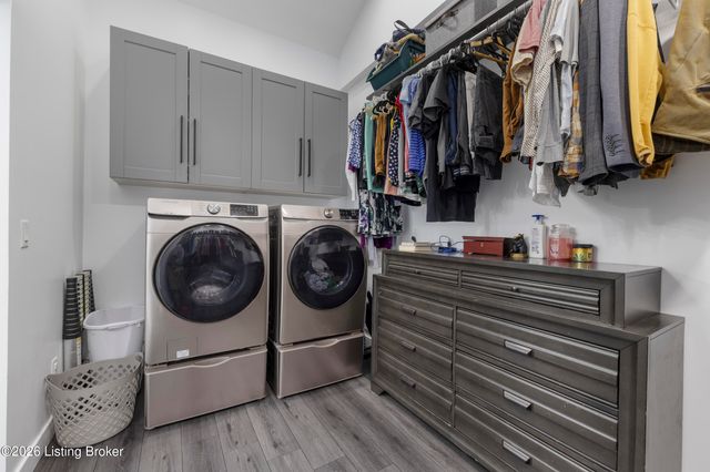 904 W Riverside Dr, Louisville, KY 40207