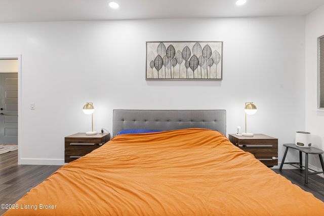 904 W Riverside Dr, Louisville, KY 40207