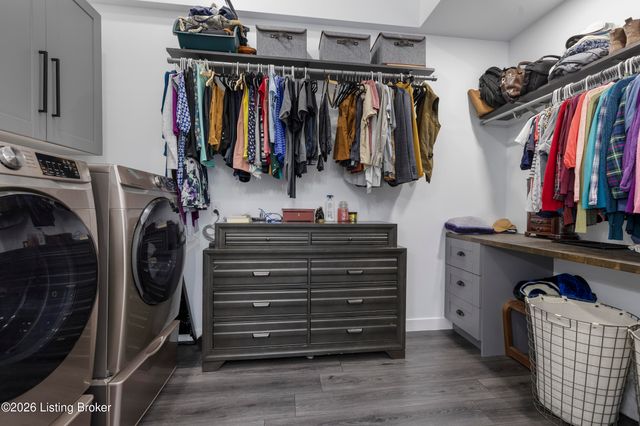 904 W Riverside Dr, Louisville, KY 40207