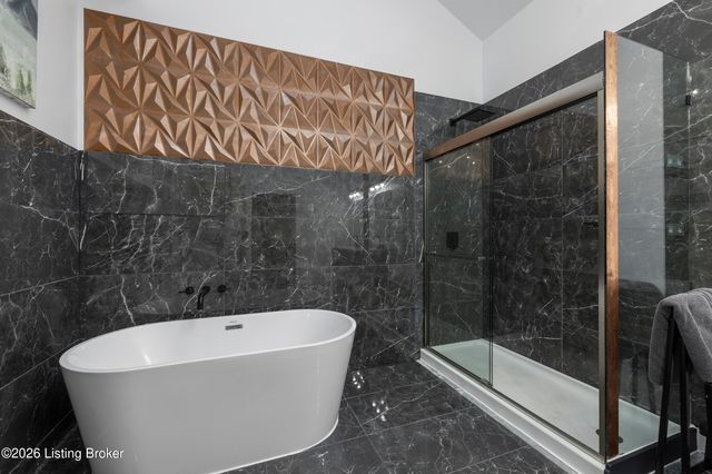 904 W Riverside Dr, Louisville, KY 40207