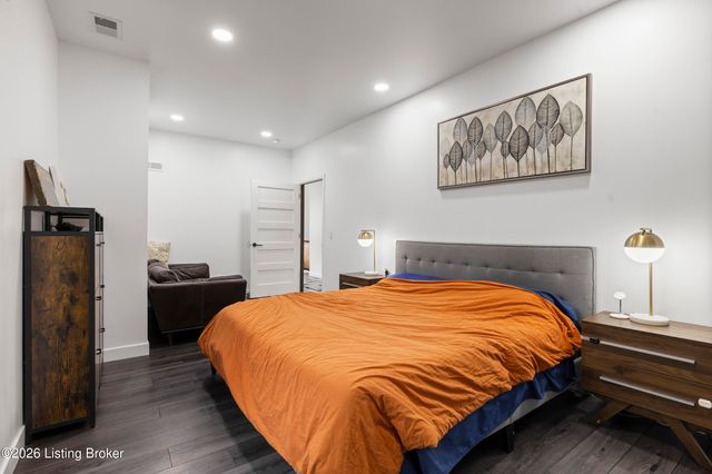 904 W Riverside Dr, Louisville, KY 40207