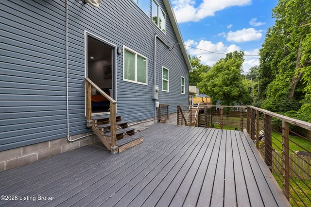 904 W Riverside Dr, Louisville, KY 40207