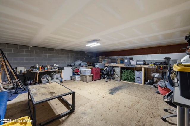 904 W Riverside Dr, Louisville, KY 40207