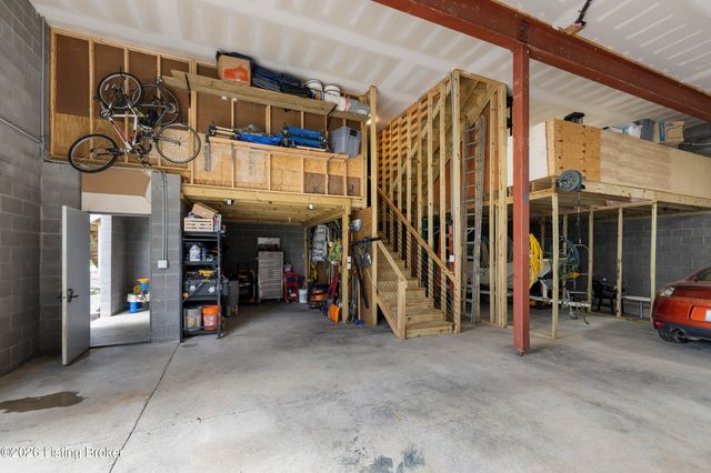 904 W Riverside Dr, Louisville, KY 40207