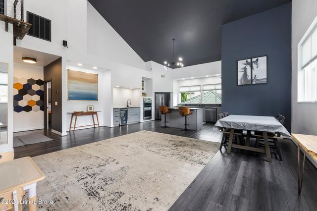 904 W Riverside Dr, Louisville, KY 40207