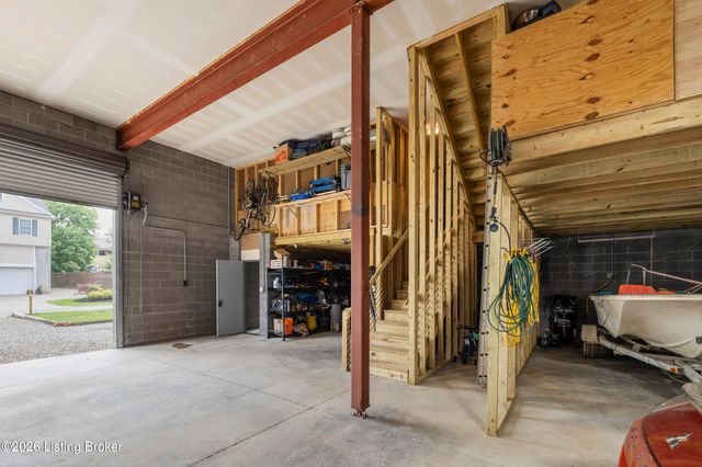 904 W Riverside Dr, Louisville, KY 40207