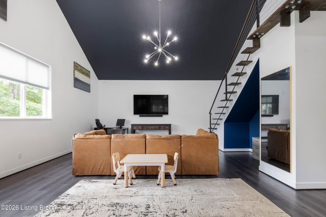 904 W Riverside Dr, Louisville, KY 40207