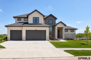 4515 S 203 Avenue, Elkhorn, NE 68135