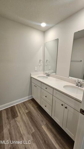 7865 Reagan Court, Ocean Springs, MS 39564