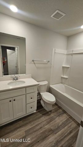 7865 Reagan Court, Ocean Springs, MS 39564