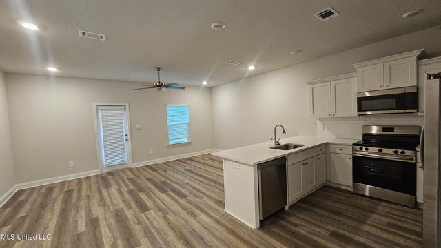 7865 Reagan Court, Ocean Springs, MS 39564