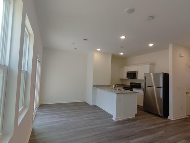 8867 Salamander Road 19, North Charleston, SC 29406