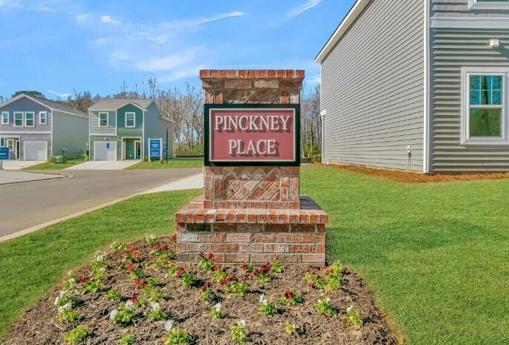 Image 2 of property listing at 8867 Salamander Road 19, North Charleston, SC 29406