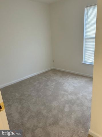 13595 BATHGATE DR, Herndon, VA 20171