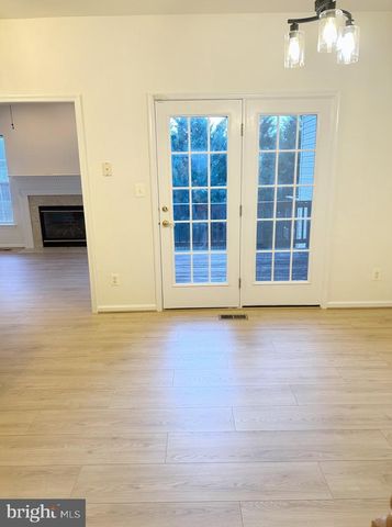 13595 BATHGATE DR, Herndon, VA 20171