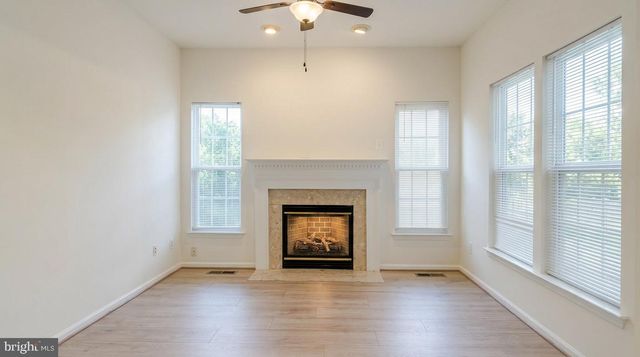 13595 BATHGATE DR, Herndon, VA 20171