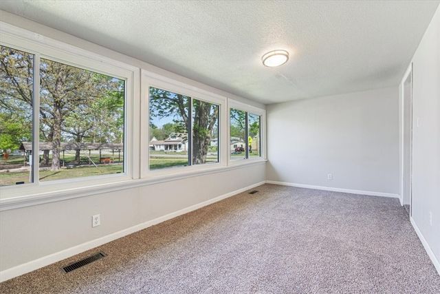 501 SE Main Street, Gravette, AR 72736