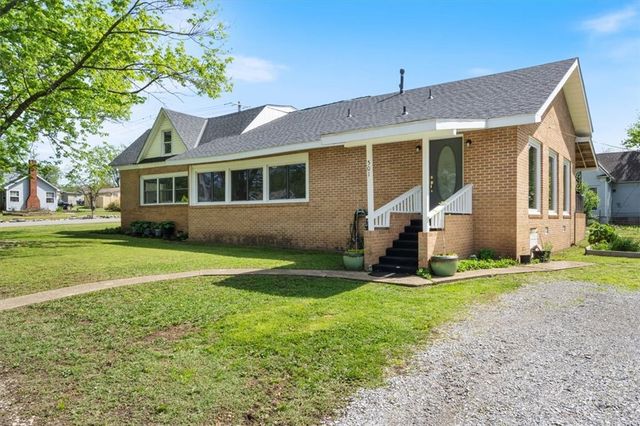 501 SE Main Street, Gravette, AR 72736