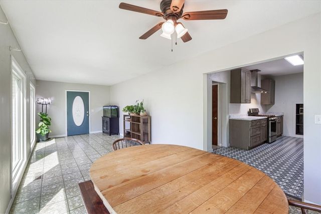 501 SE Main Street, Gravette, AR 72736