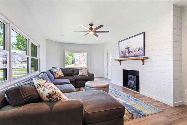 501 SE Main Street, Gravette, AR 72736