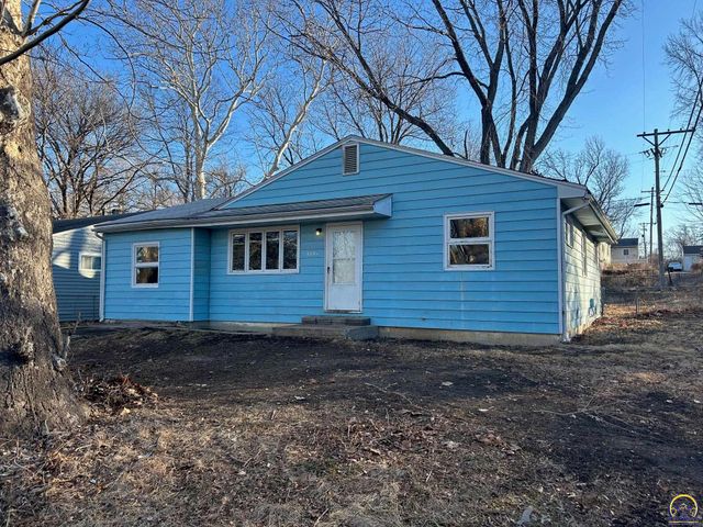 3224 SE Humboldt ST, Topeka, KS 66605