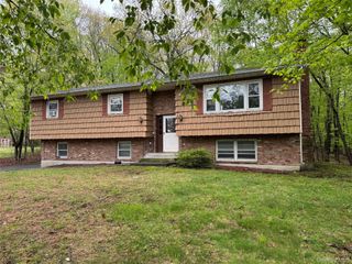 24 Emperor Lane, Montgomery, NY 12549