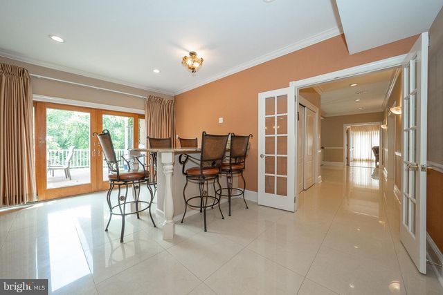 1041 HERKNESS DR, Meadowbrook, PA 19046