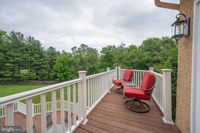 1041 HERKNESS DR, Meadowbrook, PA 19046
