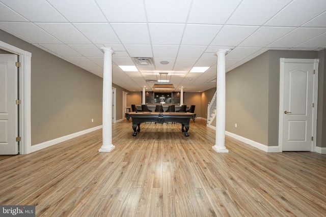 1041 HERKNESS DR, Meadowbrook, PA 19046