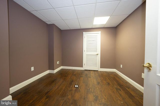 1041 HERKNESS DR, Meadowbrook, PA 19046