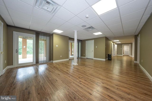 1041 HERKNESS DR, Meadowbrook, PA 19046