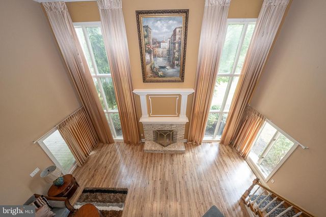 1041 HERKNESS DR, Meadowbrook, PA 19046