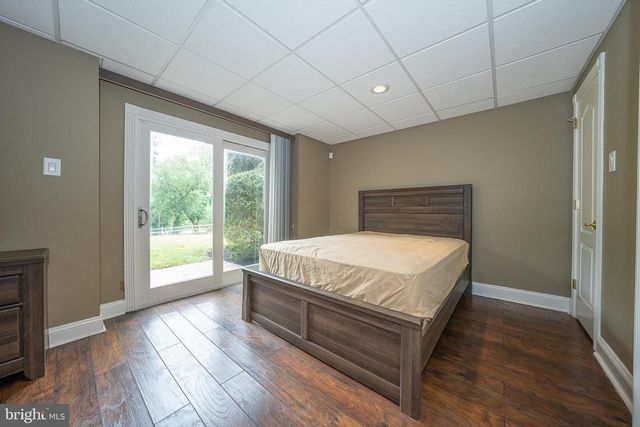 1041 HERKNESS DR, Meadowbrook, PA 19046