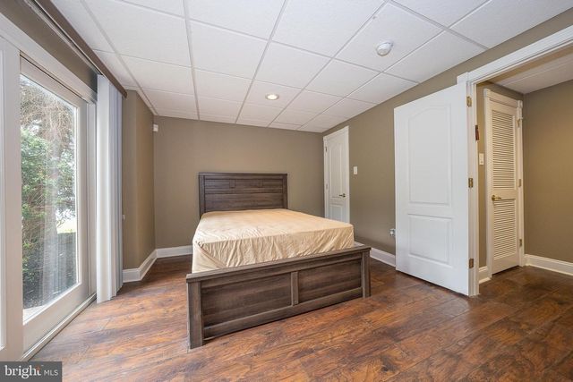 1041 HERKNESS DR, Meadowbrook, PA 19046