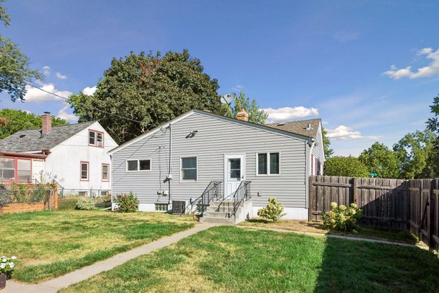 742 Idaho Avenue W, Saint Paul, MN 55117